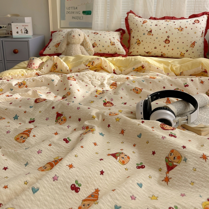 91家纺网 家纺一手货源 找家纺 迪梦姿家纺 2026新款泡芙纱花边款夏被四件套 旧街星星