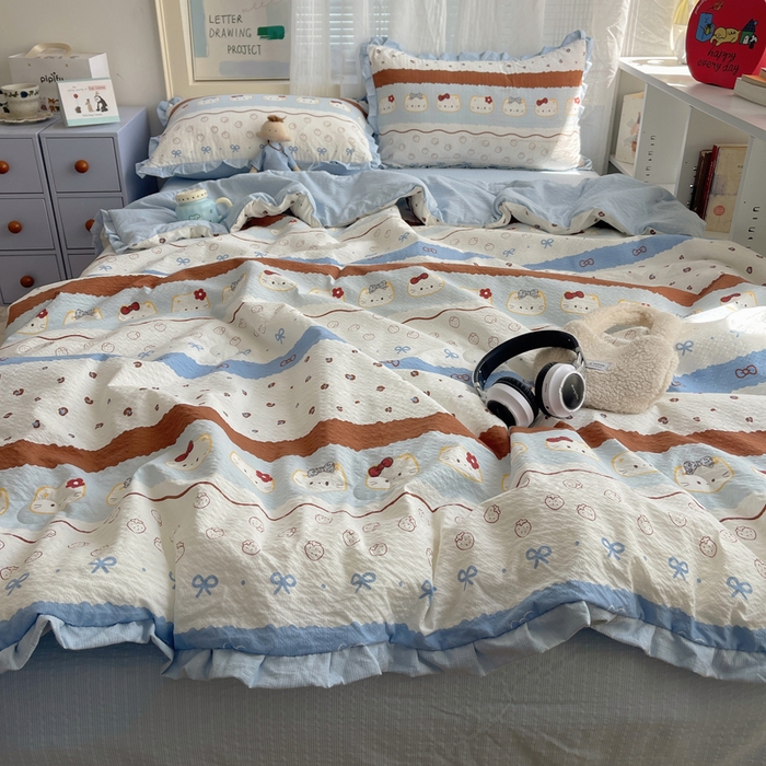 91家纺网 家纺一手货源 找家纺 迪梦姿家纺 2026新款泡芙纱花边款夏被四件套 可可小猫条