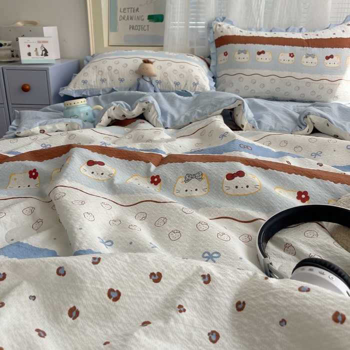 91家纺网 家纺一手货源 找家纺 迪梦姿家纺 2026新款泡芙纱花边款夏被四件套 可可小猫条