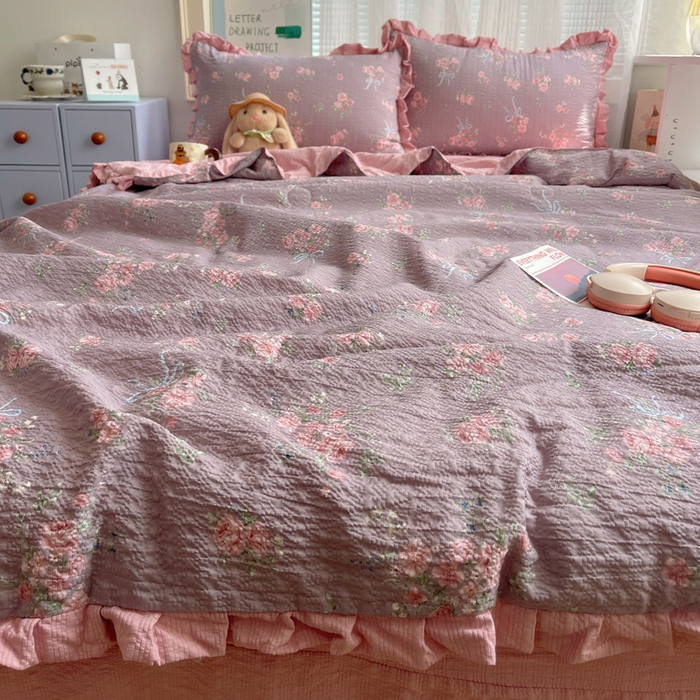 91家纺网 家纺一手货源 找家纺 迪梦姿家纺 2026新款泡芙纱花边款夏被四件套 满堂红樱花粉