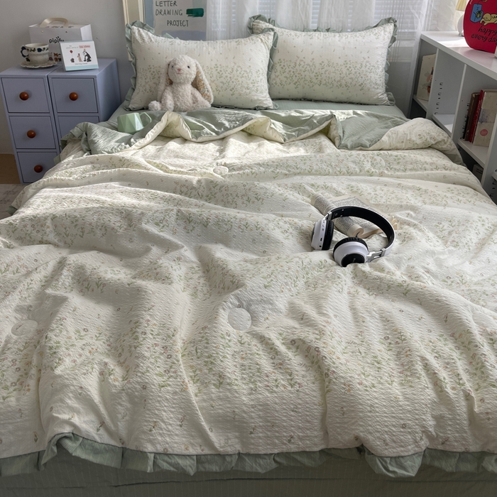 91家纺网 家纺一手货源 找家纺 迪梦姿家纺 2026新款泡芙纱花边款夏被四件套 浅夏花信