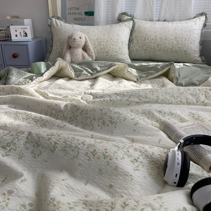 91家纺网 家纺一手货源 找家纺 迪梦姿家纺 2026新款泡芙纱花边款夏被四件套 浅夏花信