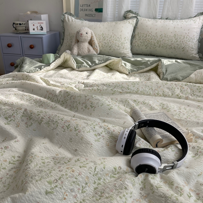 91家纺网 家纺一手货源 找家纺 迪梦姿家纺 2026新款泡芙纱花边款夏被四件套 浅夏花信