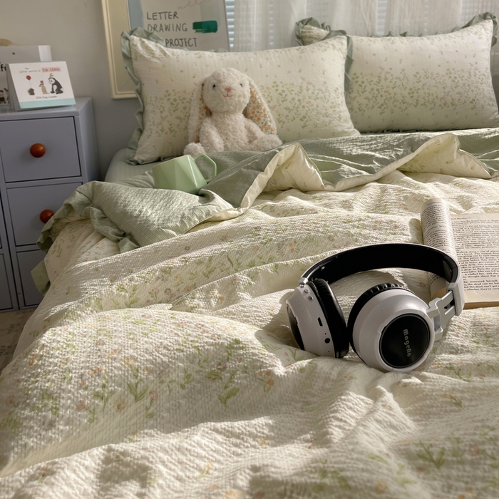 91家纺网 家纺一手货源 找家纺 迪梦姿家纺 2026新款泡芙纱花边款夏被四件套 浅夏花信