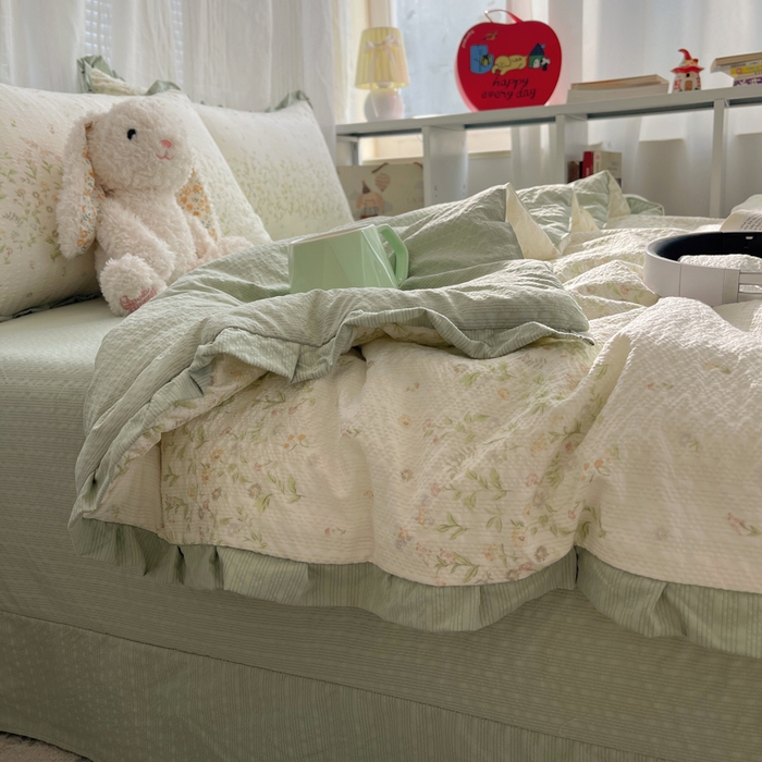 91家纺网 家纺一手货源 找家纺 迪梦姿家纺 2026新款泡芙纱花边款夏被四件套 浅夏花信