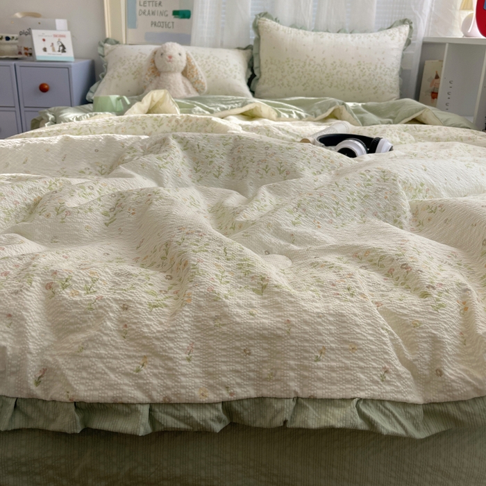 91家纺网 家纺一手货源 找家纺 迪梦姿家纺 2026新款泡芙纱花边款夏被四件套 浅夏花信