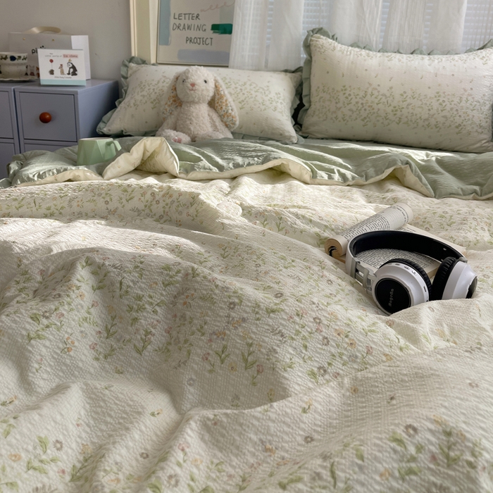 91家纺网 家纺一手货源 找家纺 迪梦姿家纺 2026新款泡芙纱花边款夏被四件套 浅夏花信