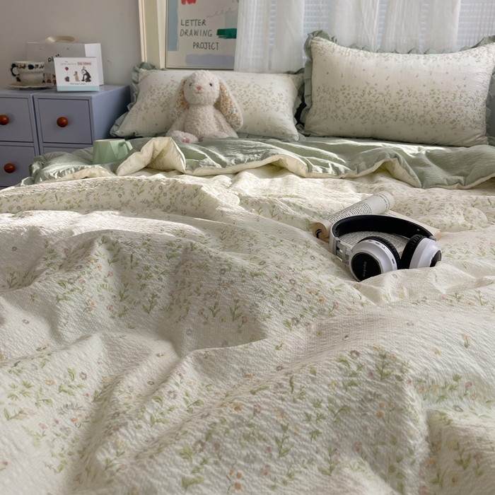 91家纺网 家纺一手货源 找家纺 迪梦姿家纺 2026新款泡芙纱花边款夏被四件套 浅夏花信