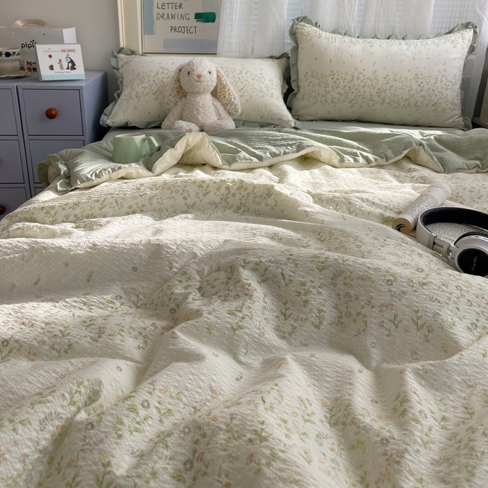 91家纺网 家纺一手货源 找家纺 迪梦姿家纺 2026新款泡芙纱花边款夏被四件套 浅夏花信