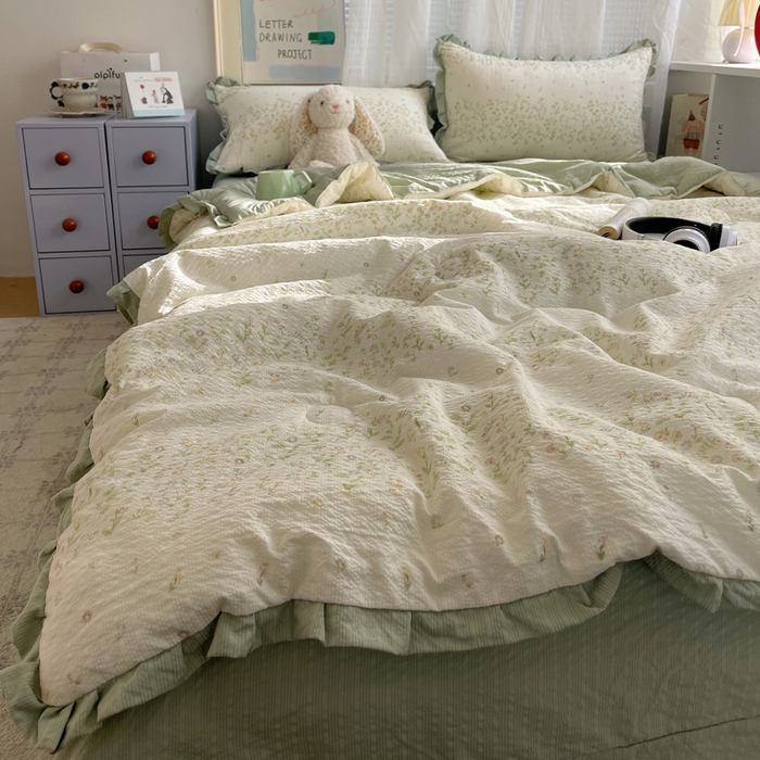 91家纺网 家纺一手货源 找家纺 迪梦姿家纺 2026新款泡芙纱花边款夏被四件套 浅夏花信