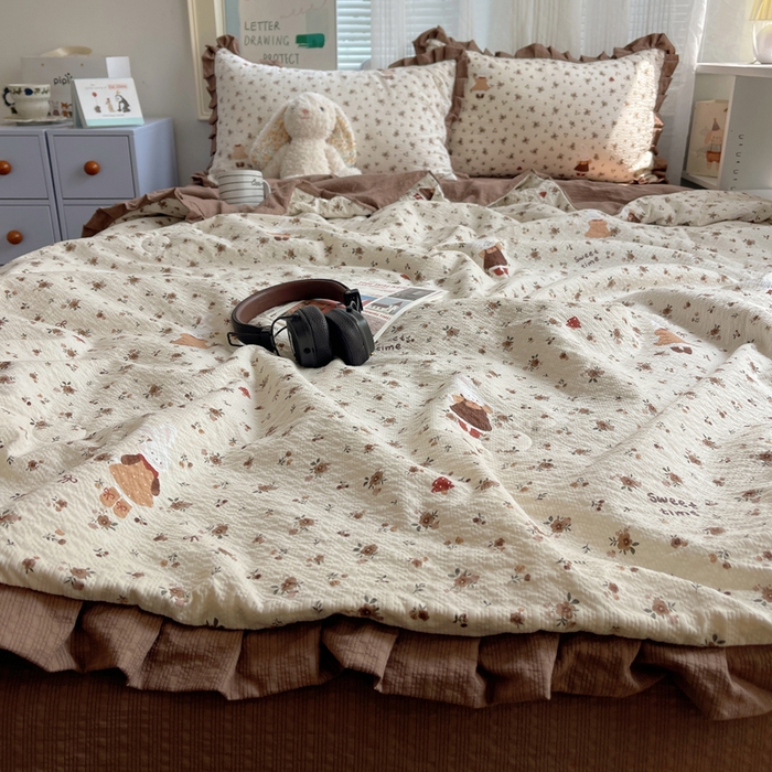 91家纺网 家纺一手货源 找家纺 迪梦姿家纺 2026新款泡芙纱花边款夏被四件套 田园兔