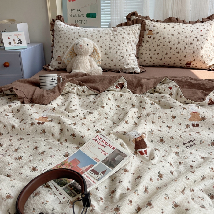 91家纺网 家纺一手货源 找家纺 迪梦姿家纺 2026新款泡芙纱花边款夏被四件套 田园兔