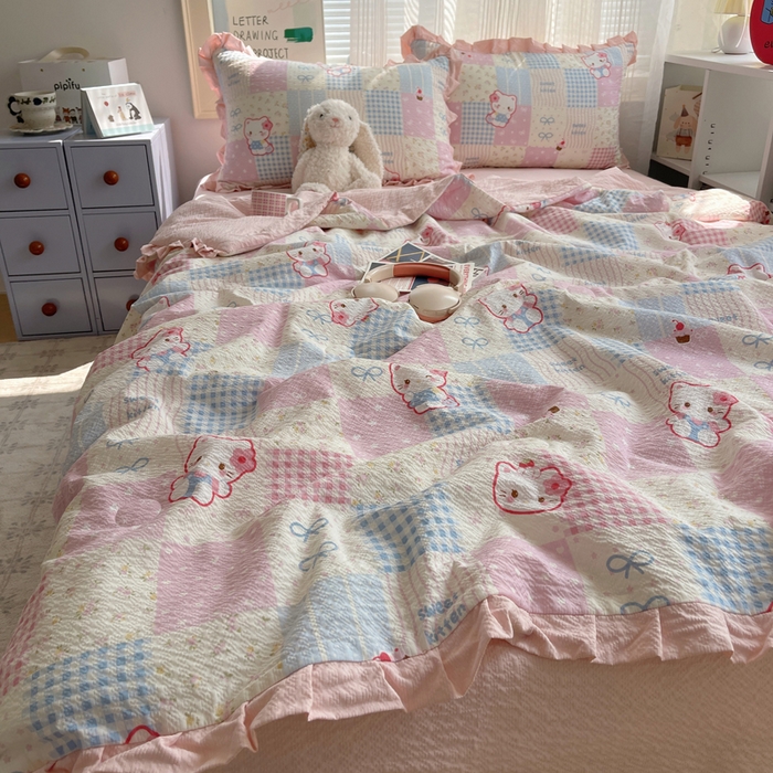 91家纺网 家纺一手货源 找家纺 迪梦姿家纺 2026新款泡芙纱花边款夏被四件套 甜喵块块