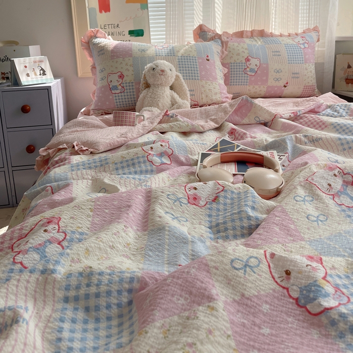 91家纺网 家纺一手货源 找家纺 迪梦姿家纺 2026新款泡芙纱花边款夏被四件套 甜喵块块