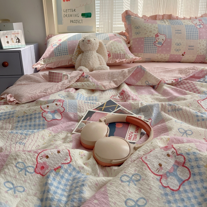 91家纺网 家纺一手货源 找家纺 迪梦姿家纺 2026新款泡芙纱花边款夏被四件套 甜喵块块