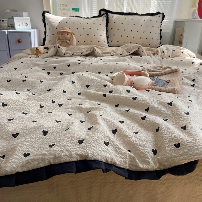 91家纺网 家纺一手货源 找家纺 迪梦姿家纺 2026新款泡芙纱花边款夏被四件套 甜心咖絮