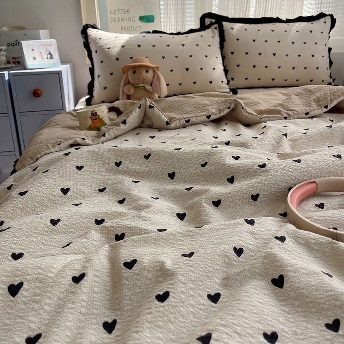 91家纺网 家纺一手货源 找家纺 迪梦姿家纺 2026新款泡芙纱花边款夏被四件套 甜心咖絮