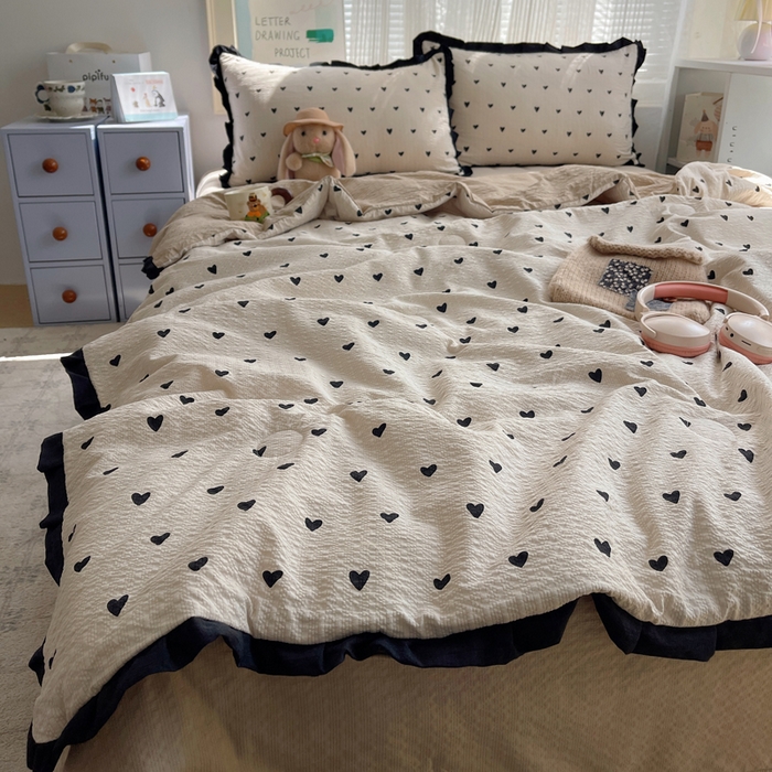 91家纺网 家纺一手货源 找家纺 迪梦姿家纺 2026新款泡芙纱花边款夏被四件套 甜心咖絮