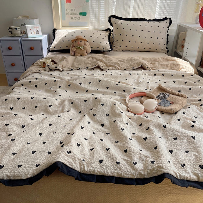 91家纺网 家纺一手货源 找家纺 迪梦姿家纺 2026新款泡芙纱花边款夏被四件套 甜心咖絮