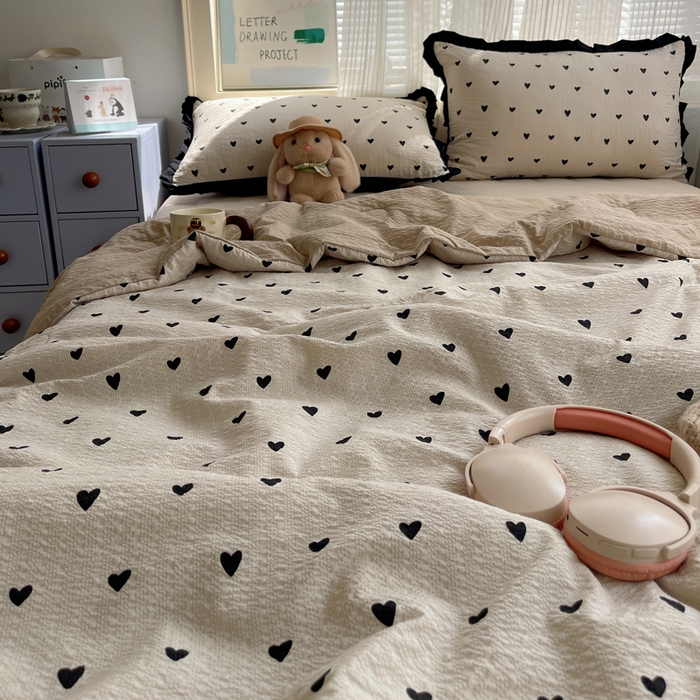 91家纺网 家纺一手货源 找家纺 迪梦姿家纺 2026新款泡芙纱花边款夏被四件套 甜心咖絮