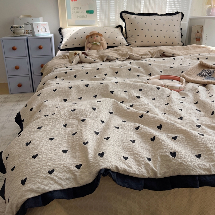 91家纺网 家纺一手货源 找家纺 迪梦姿家纺 2026新款泡芙纱花边款夏被四件套 甜心咖絮