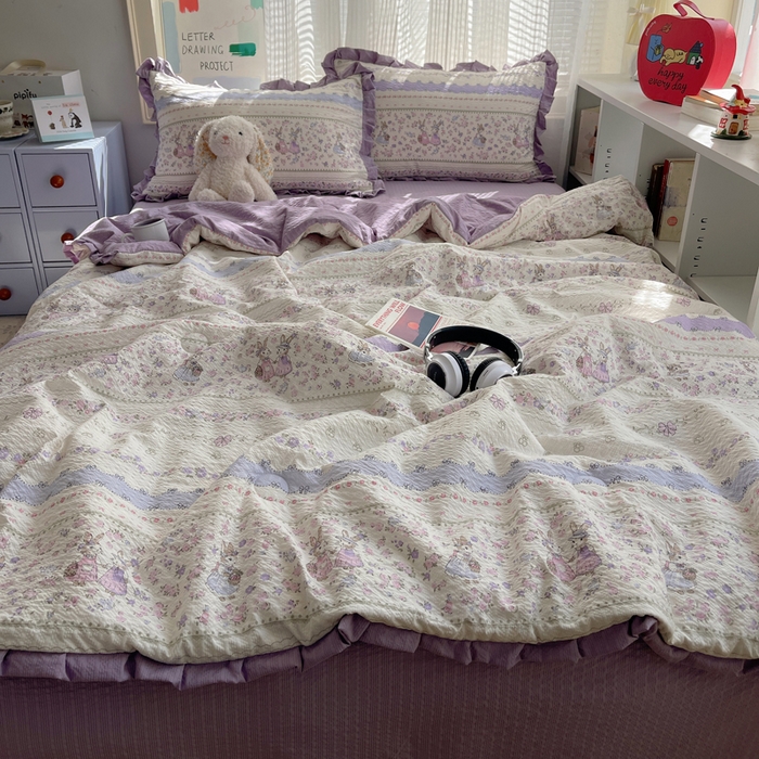 91家纺网 家纺一手货源 找家纺 迪梦姿家纺 2026新款泡芙纱花边款夏被四件套 小兔裙边