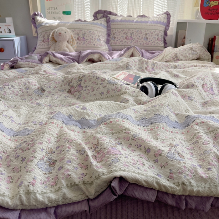 91家纺网 家纺一手货源 找家纺 迪梦姿家纺 2026新款泡芙纱花边款夏被四件套 小兔裙边