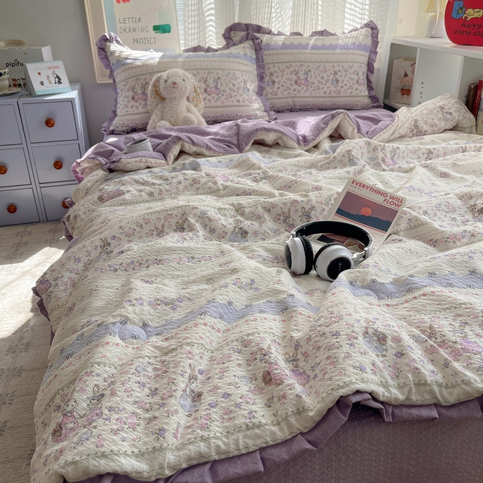 91家纺网 家纺一手货源 找家纺 迪梦姿家纺 2026新款泡芙纱花边款夏被四件套 小兔裙边