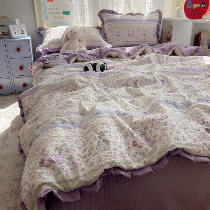 91家纺网 家纺一手货源 找家纺 迪梦姿家纺 2026新款泡芙纱花边款夏被四件套 小兔裙边