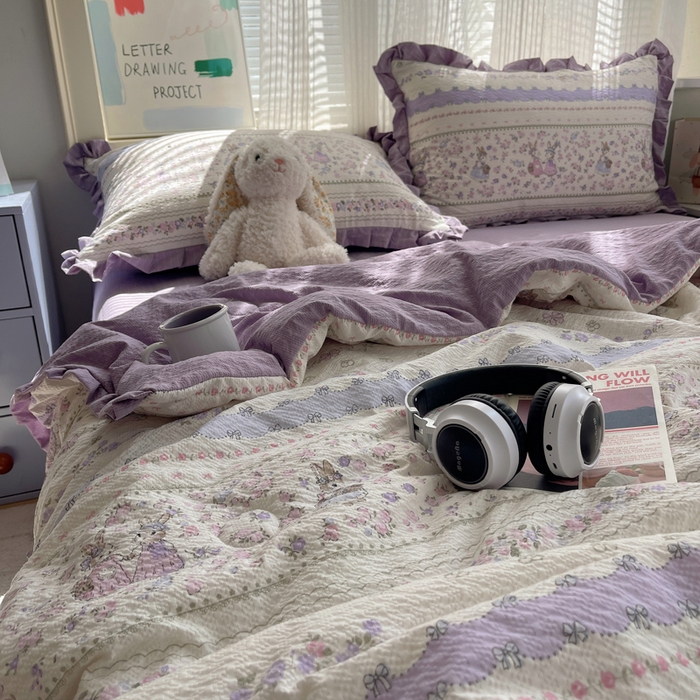 91家纺网 家纺一手货源 找家纺 迪梦姿家纺 2026新款泡芙纱花边款夏被四件套 小兔裙边