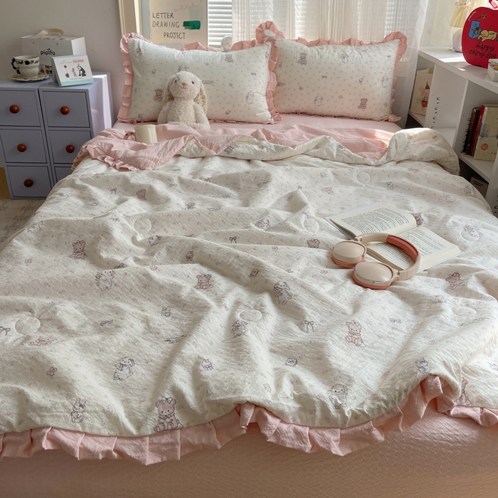 91家纺网 家纺一手货源 找家纺 迪梦姿家纺 2026新款泡芙纱花边款夏被四件套 悦悦小兔