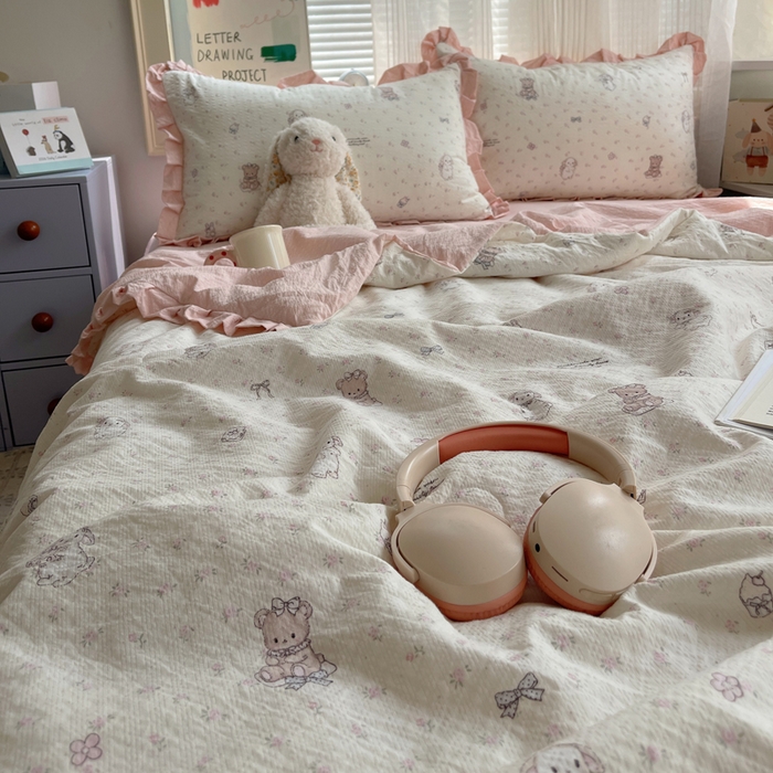 91家纺网 家纺一手货源 找家纺 迪梦姿家纺 2026新款泡芙纱花边款夏被四件套 悦悦小兔