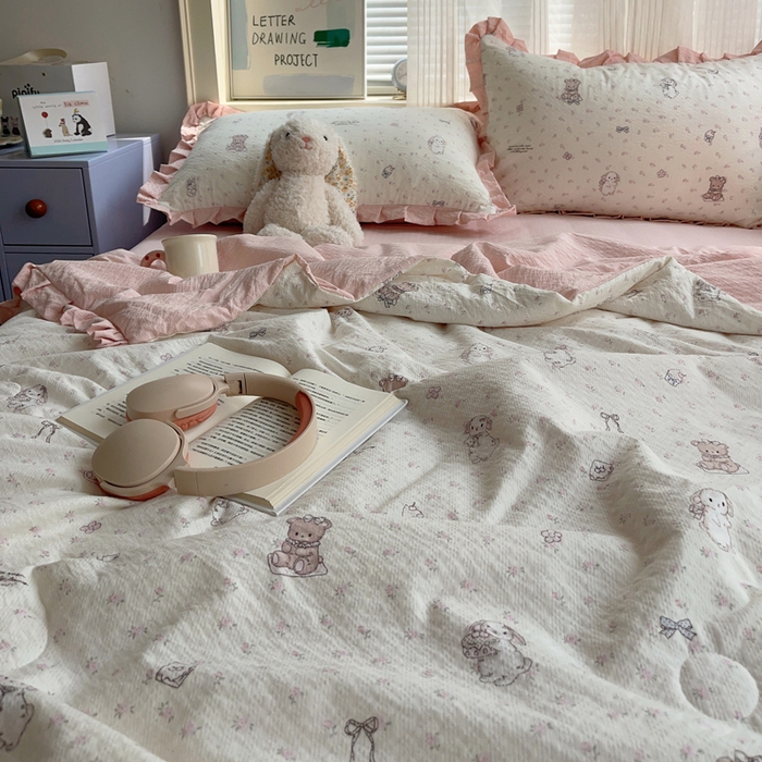 91家纺网 家纺一手货源 找家纺 迪梦姿家纺 2026新款泡芙纱花边款夏被四件套 悦悦小兔