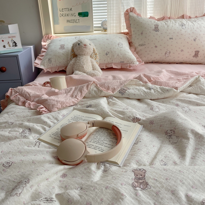 91家纺网 家纺一手货源 找家纺 迪梦姿家纺 2026新款泡芙纱花边款夏被四件套 悦悦小兔