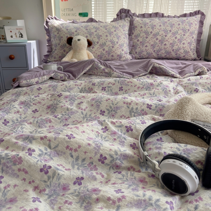 91家纺网 家纺一手货源 找家纺 迪梦姿家纺 2026新款泡芙纱花边款夏被四件套 紫雾花蝶集