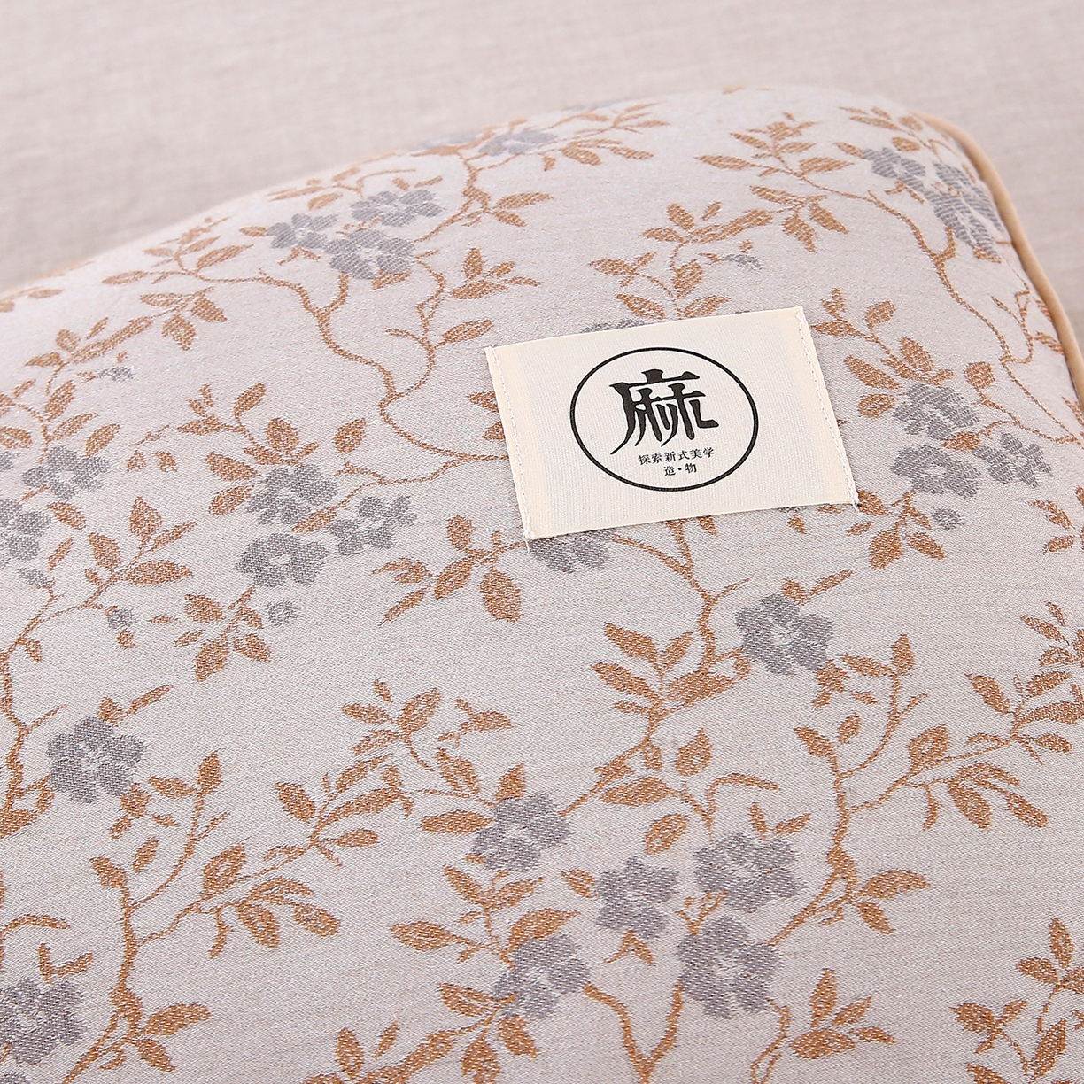 91家纺网 家纺一手货源 找家纺 珍贝家纺 2026新款棉麻荞麦枕枕头枕芯 棉麻荞麦枕-藤蔓花