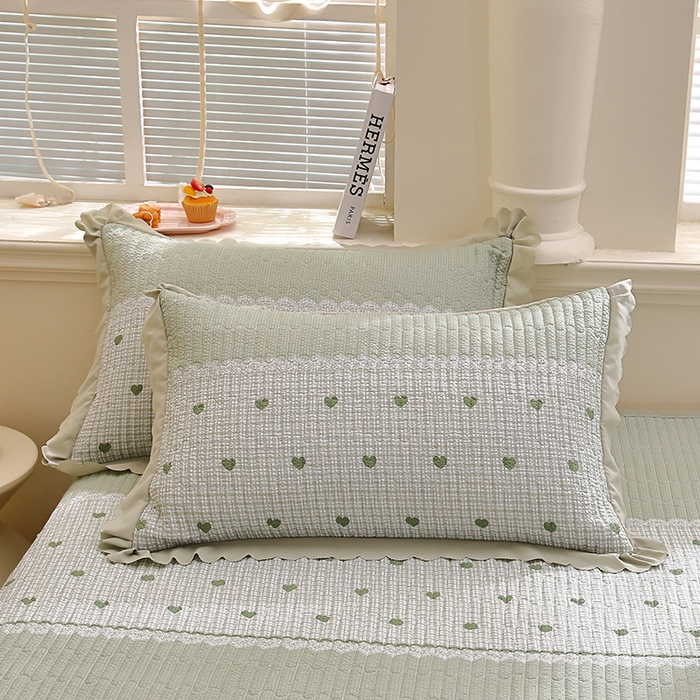 91家纺网 家纺一手货源 找家纺 彩亿家纺 2026春夏新品四季床盖泡芙棉双层纱蕾丝床裙加厚床单 甜心绿