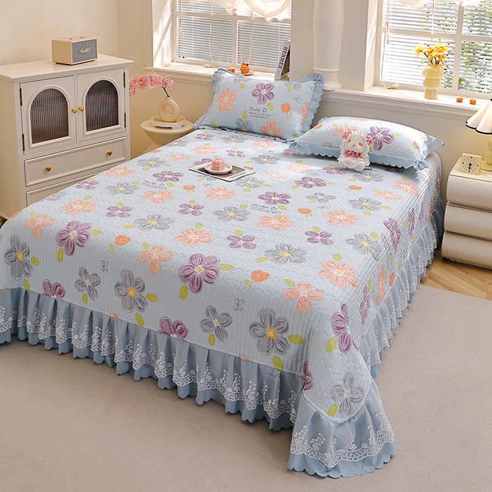 91家纺网 家纺一手货源 找家纺 彩亿家纺 2026春夏新品四季床盖泡芙棉双层纱蕾丝床裙加厚床单 夏花