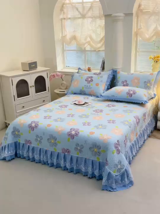 91家纺网 家纺一手货源 找家纺 彩亿家纺 2026春夏新品四季床盖泡芙棉双层纱蕾丝床裙加厚床单 夏花