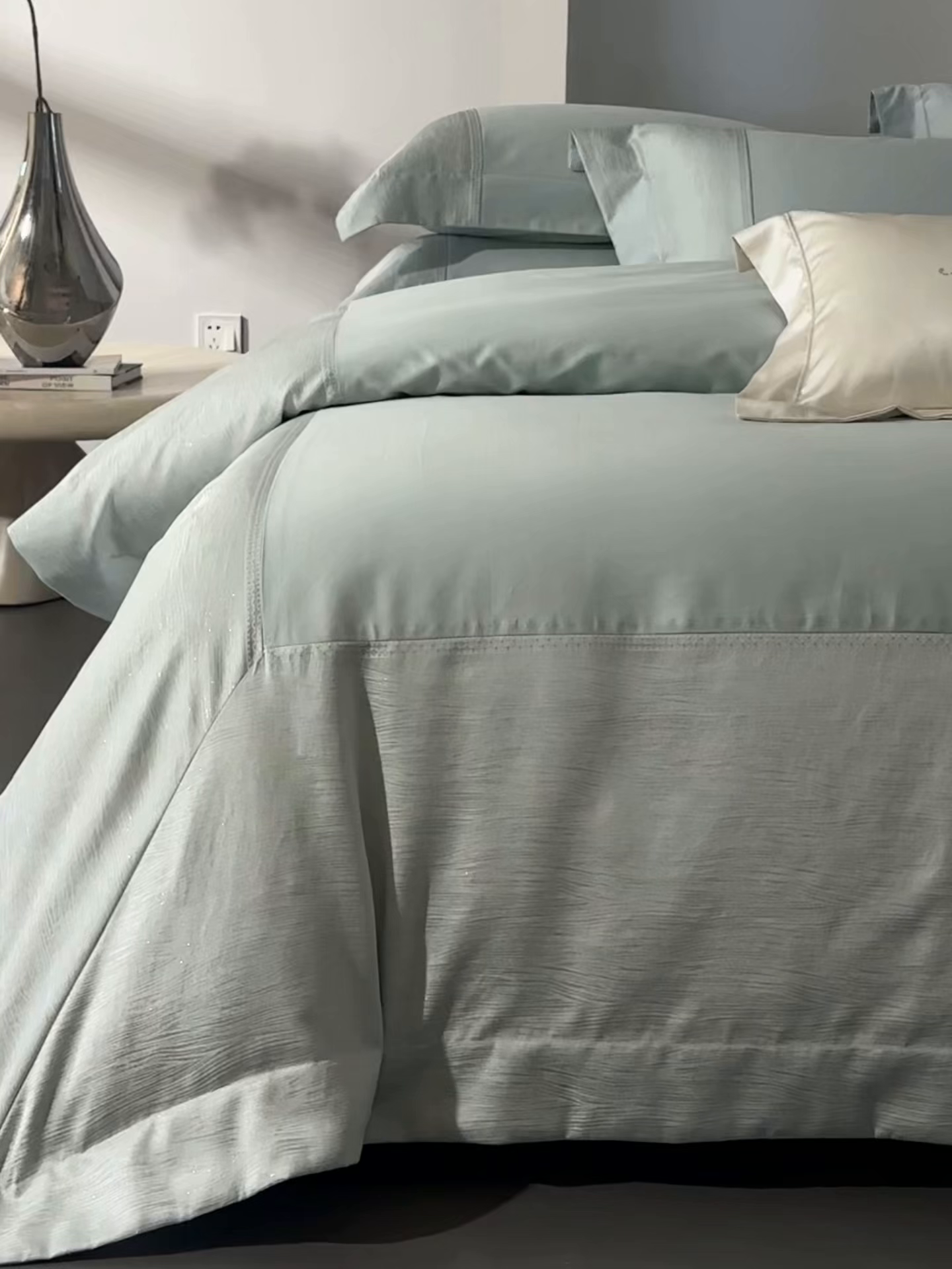 91家纺网 家纺一手货源 找家纺 （总）馨蕊家居 2026春夏新款100S全棉纯棉高精密提花刺绣四件套-追光