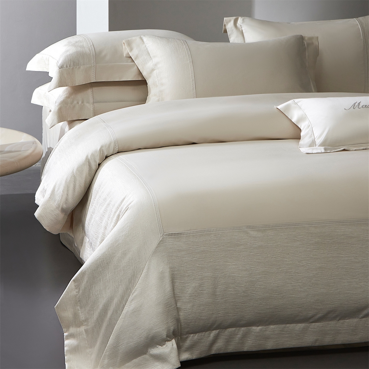 91家纺网 家纺一手货源 找家纺 馨蕊家居 2026春夏新款100S全棉纯棉高精密提花刺绣四件套-追光 追光-奶咖