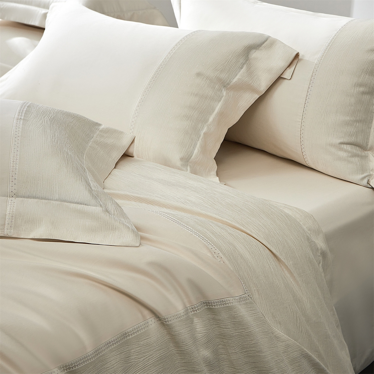 91家纺网 家纺一手货源 找家纺 馨蕊家居 2026春夏新款100S全棉纯棉高精密提花刺绣四件套-追光 追光-奶咖