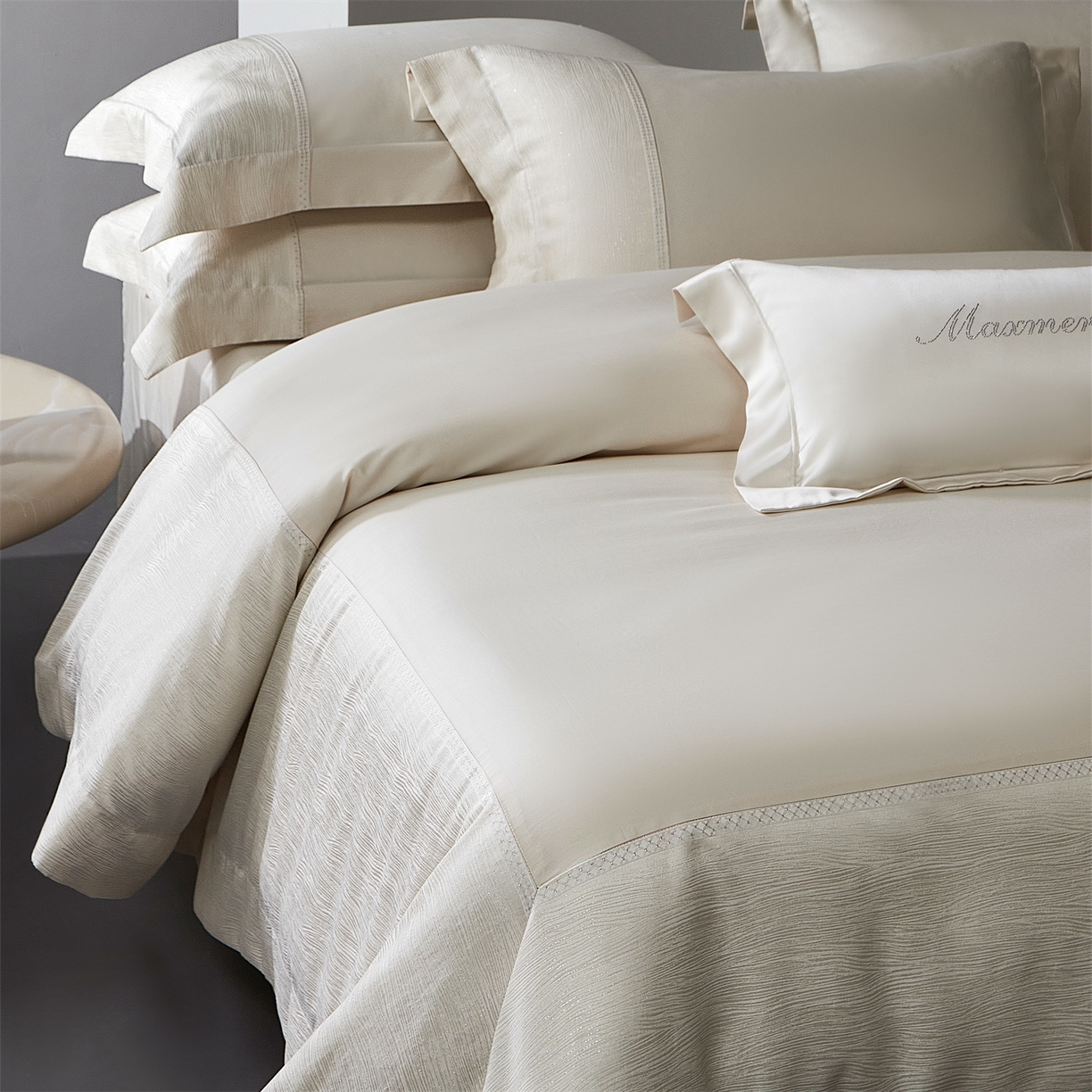 91家纺网 家纺一手货源 找家纺 馨蕊家居 2026春夏新款100S全棉纯棉高精密提花刺绣四件套-追光 追光-奶咖