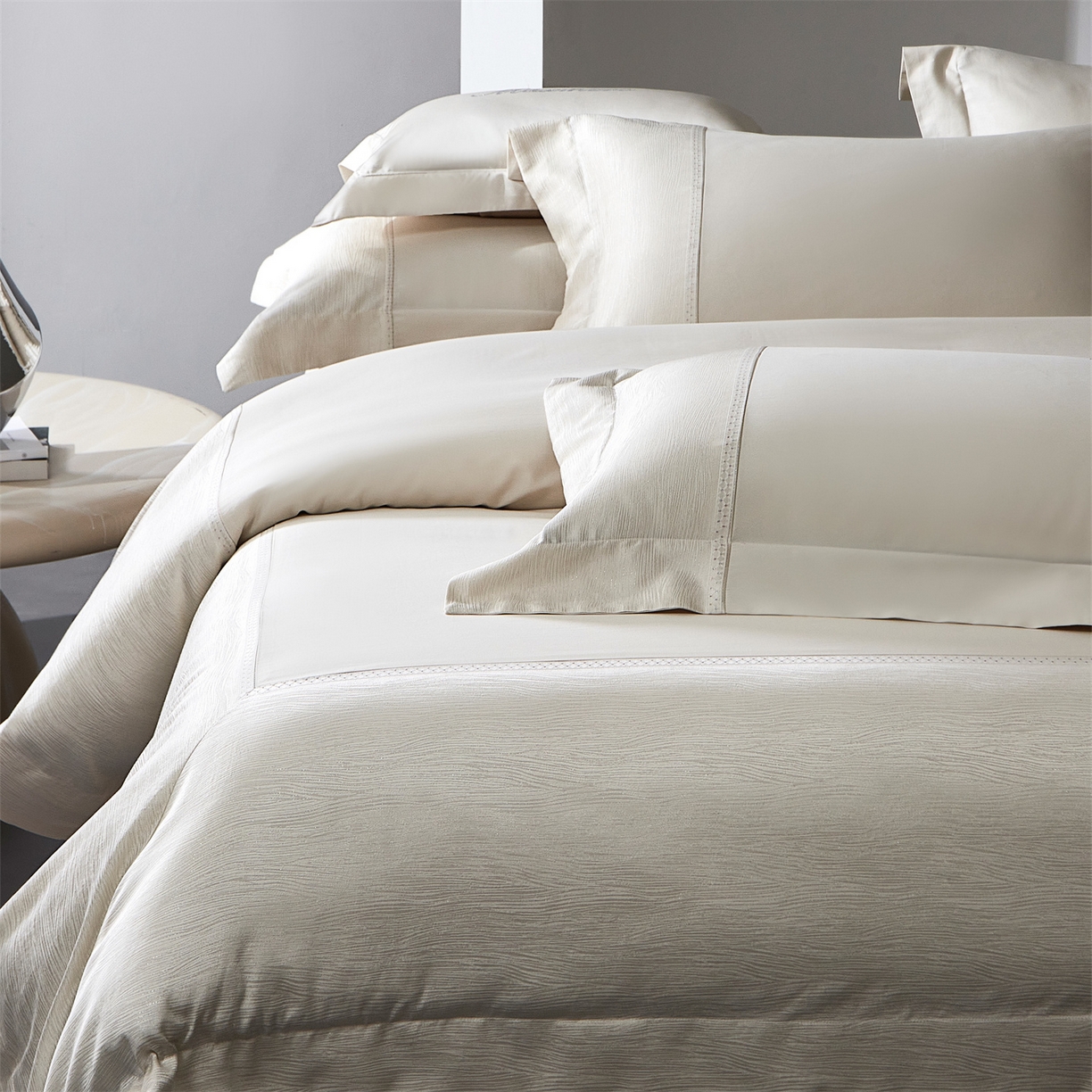 91家纺网 家纺一手货源 找家纺 馨蕊家居 2026春夏新款100S全棉纯棉高精密提花刺绣四件套-追光 追光-奶咖