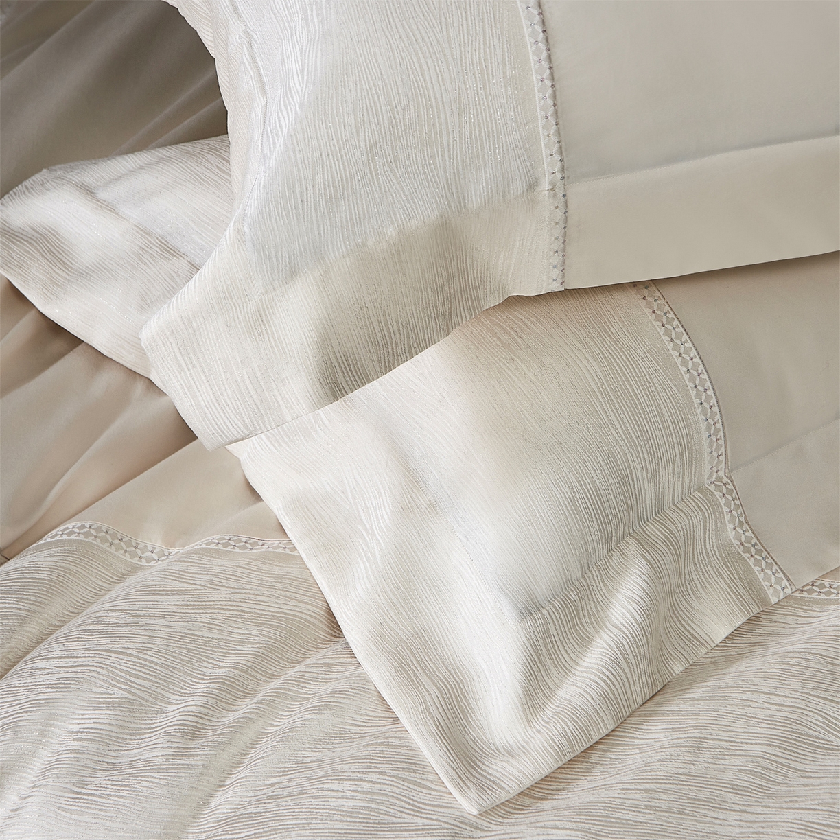 91家纺网 家纺一手货源 找家纺 馨蕊家居 2026春夏新款100S全棉纯棉高精密提花刺绣四件套-追光 追光-奶咖