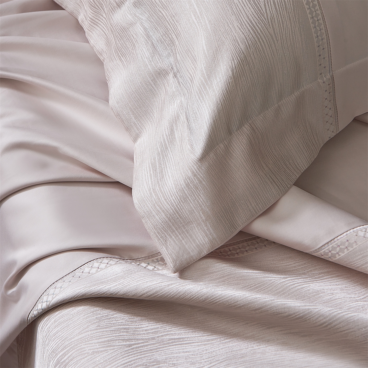 91家纺网 家纺一手货源 找家纺 馨蕊家居 2026春夏新款100S全棉纯棉高精密提花刺绣四件套-追光 追光-蔷薇粉