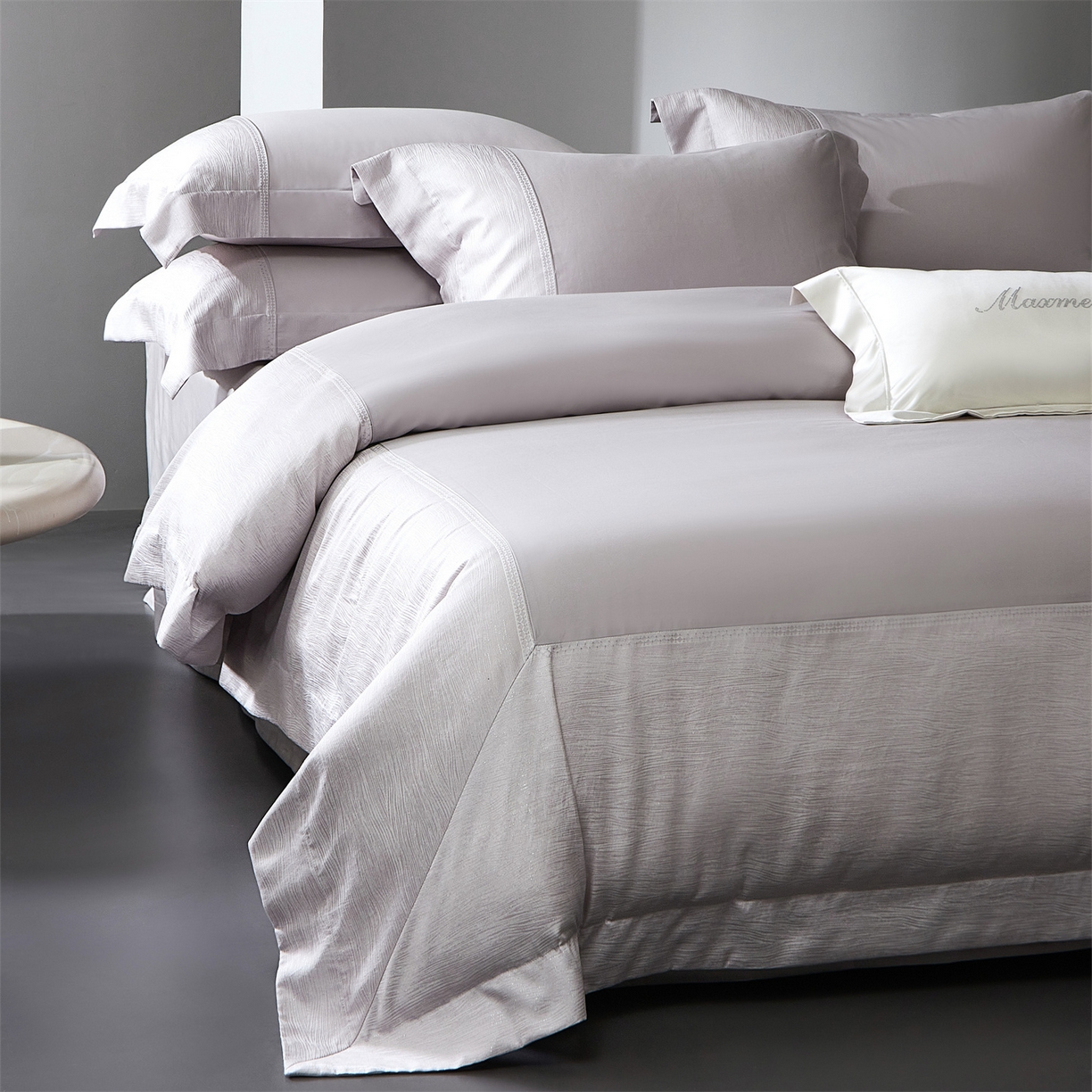 91家纺网 家纺一手货源 找家纺 馨蕊家居 2026春夏新款100S全棉纯棉高精密提花刺绣四件套-追光 追光-婉若紫