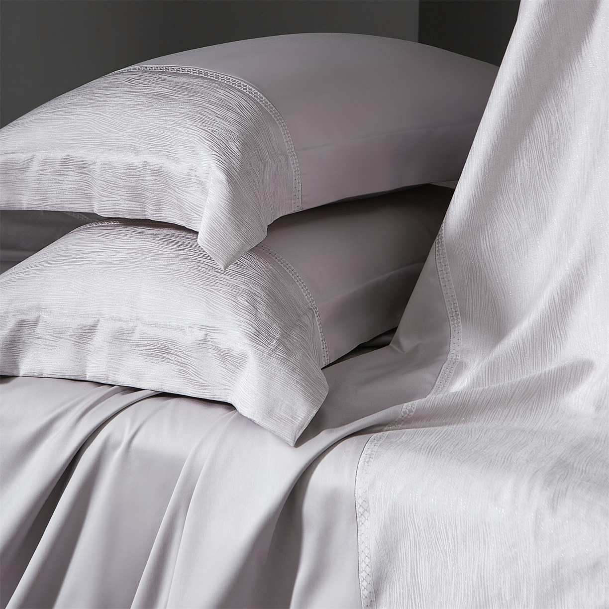 91家纺网 家纺一手货源 找家纺 馨蕊家居 2026春夏新款100S全棉纯棉高精密提花刺绣四件套-追光 追光-婉若紫