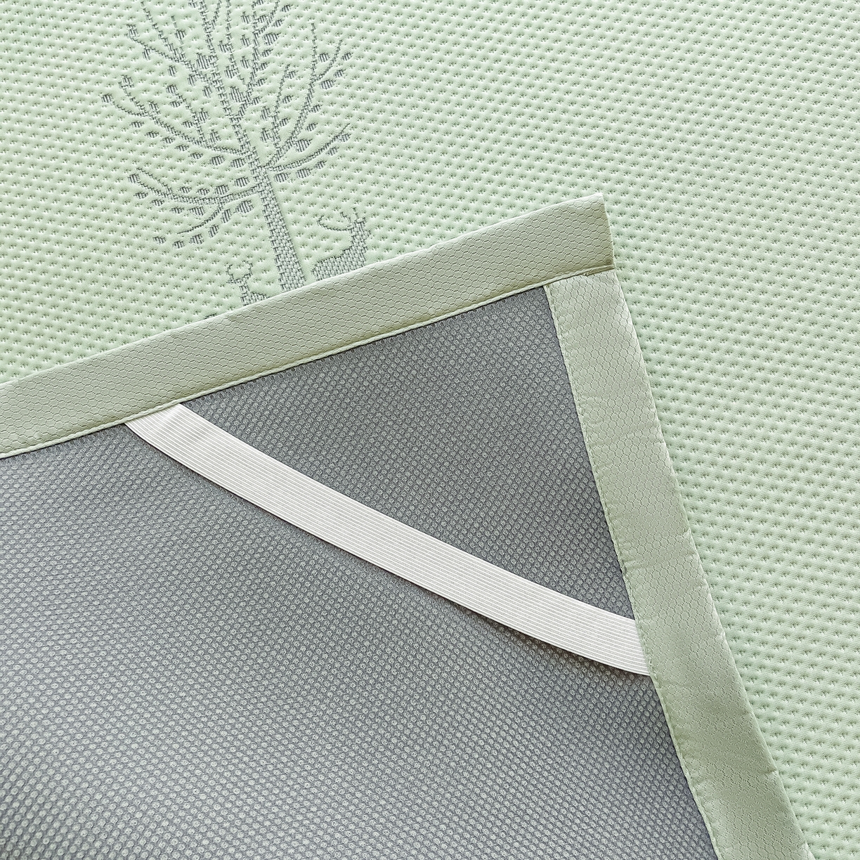 91家纺网 家纺一手货源 找家纺 梓之赫  2026新款凉感冰豆豆凉席平铺款复合三明治三件套-一鹿相随 一鹿相随-绿