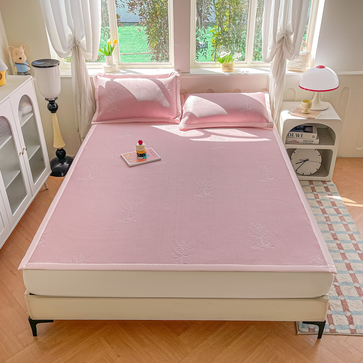 91家纺网 家纺一手货源 找家纺 梓之赫  2026新款凉感冰豆豆凉席平铺款复合三明治三件套-一鹿相随 一鹿相随-粉